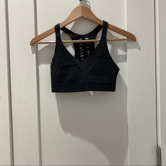 Victoria’s Secret VSX Sports Bra - Picture 2 of 3